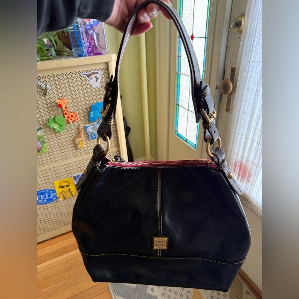 New Dooney & Bourke large Sophie Hobo shoulder bag  in black with red Lining